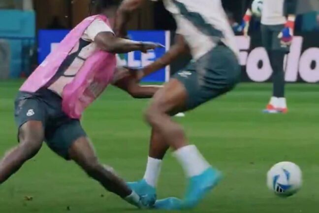 L'image du contact entre Camavinga et Tchouaméni (Javier Herraez)
