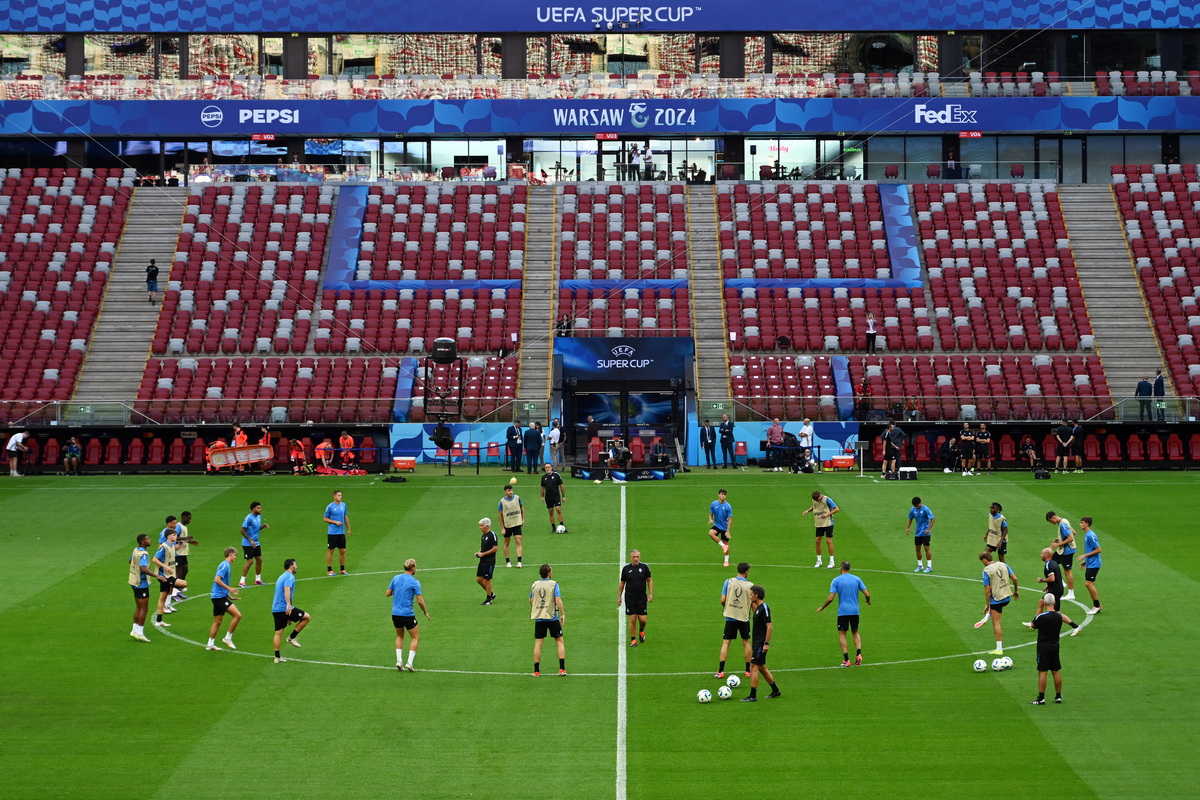 Gasperini et les joueurs de l'Atalanta à l'entraînement dans le Stade national de Varsovie (Getty Images)