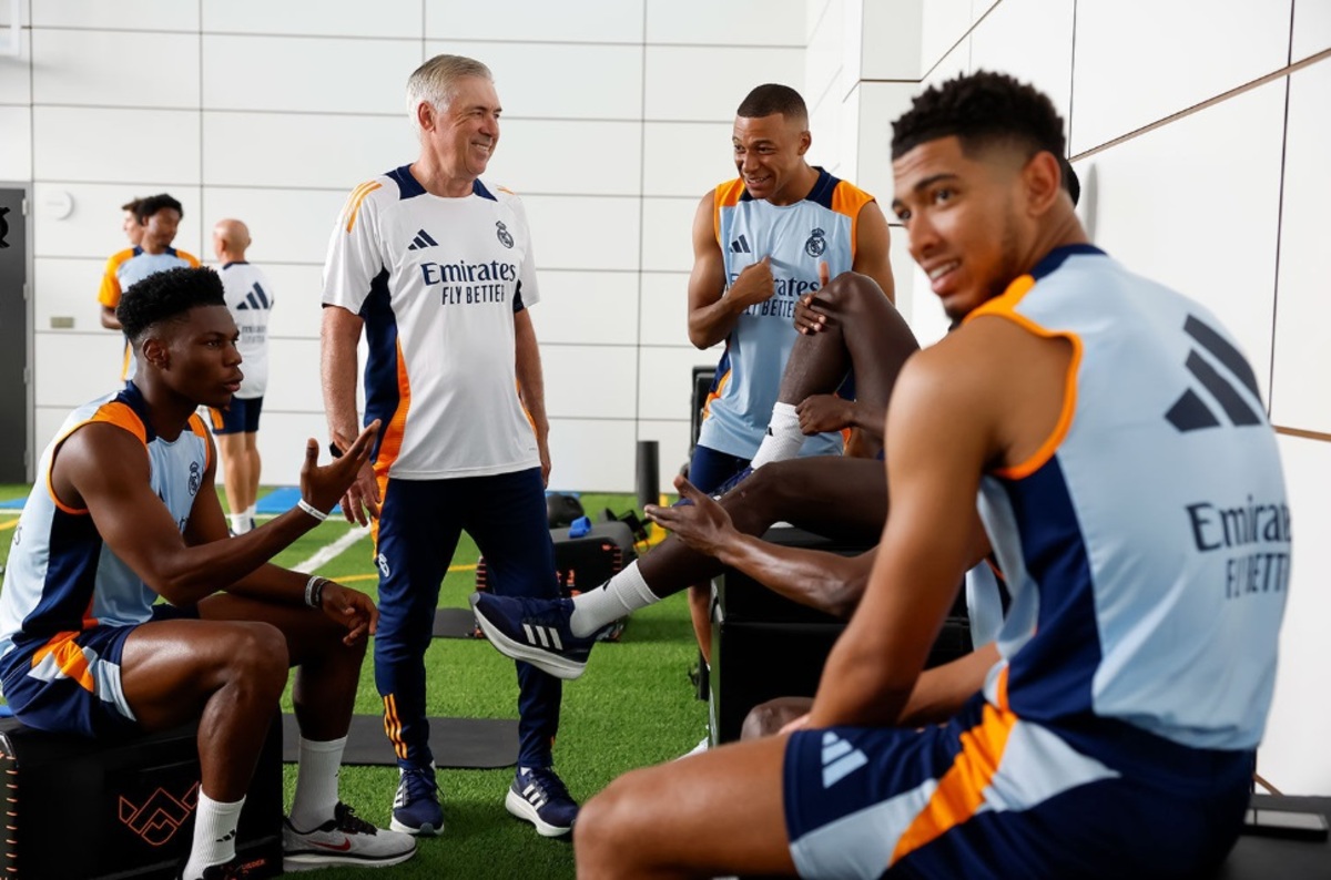 Mbappé a eu l'occasion de cotoyer ses nouveaux coéquipiers (realmadrid.com)