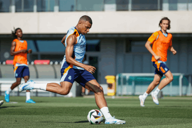 Mbappé à l'entraînement (Real Madrid)