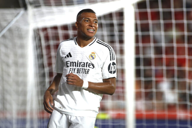 Face à Valladolid, Mbappé jouera sa première rencontre en tant que joueur du Real Madrid au Santiago Bernabéu (Getty Images)