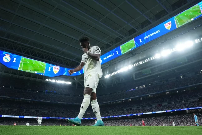 Aurélien Tchouaméni (Real Madrid) au moment de sa sortie mardi soir (Photo by Angel Martinez/Getty Images).