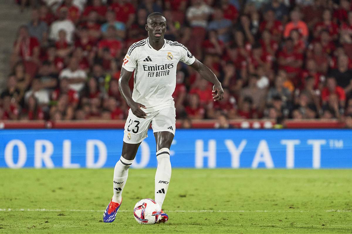 Ferland Mendy face à Mallorca le mois dernier (Photo by Rafa Babot/Getty Images).