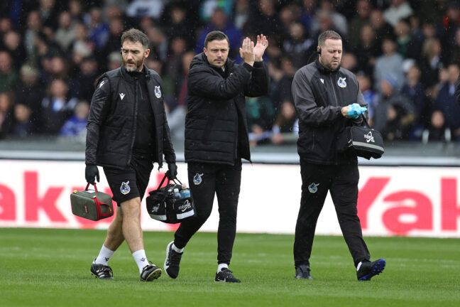 Andy Mangan, au centre, est la cible des Ancelotti (Getty Images).