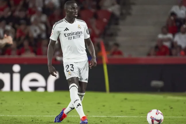 Ancelotti a officialisé la prolongation de Mendy (Photo by Rafa Babot/Getty Images)