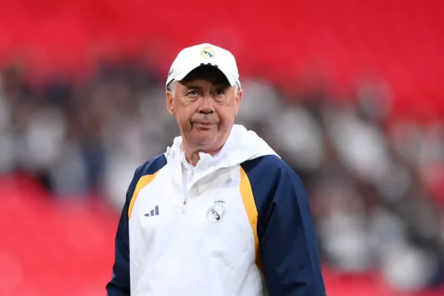 LONDON, ENGLAND - MAY 31: Carlo Ancelotti, Head Coach of Real Madrid, looks on during a Real Madrid CF Training Session ahead of their UEFA Champions League 2023/24 Final match against Borussia Dortmund at Wembley Stadium on May 31, 2024 in London, England. (Photo by Justin Setterfield/Getty Images).