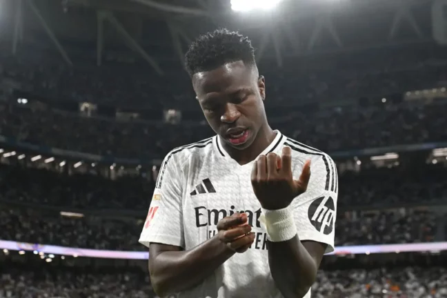 Vinicius Jr garde la tête haute malgré le Ballon d'or 2024 (Photo by Denis Doyle/Getty Images)