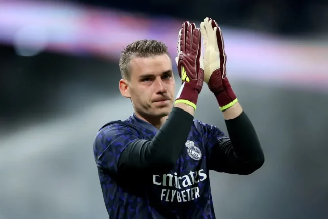 Andriy Lunin aura une nouvelle opportunité après la blessure de Courtois (Photo by Florencia Tan Jun/Getty Images)