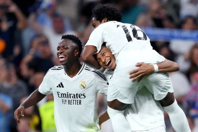 Le Real Madrid celebrant la victoire contre l'Espanyol (Photo by David Ramos/Getty Images)
