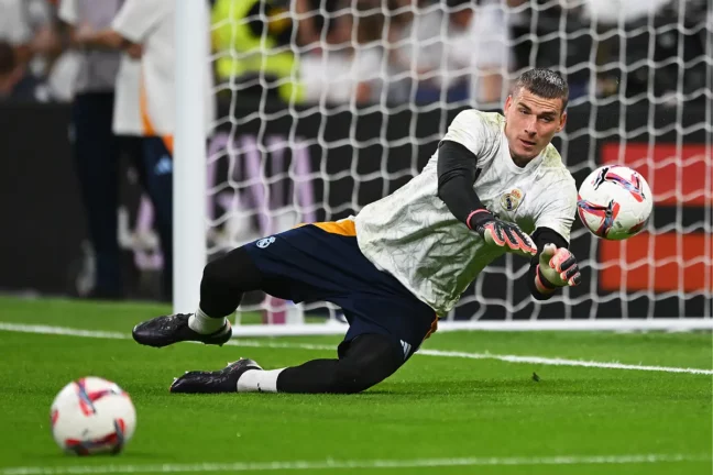 Lunin à l'échauffement avant le match contre Villarreal (Photo by Denis Doyle/Getty Images).