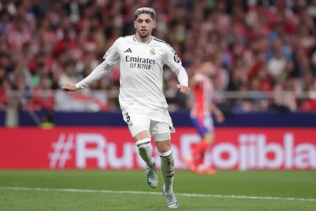 MADRID, SPAIN - SEPTEMBER 29: Federico Valverde of Real Madrid CF in actions during the LaLiga match between Atletico de Madrid and Real Madrid CF at Estadio Civitas Metropolitano on September 29, 2024 in Madrid, Spain. (Photo by Gonzalo Arroyo Moreno/Getty Images)