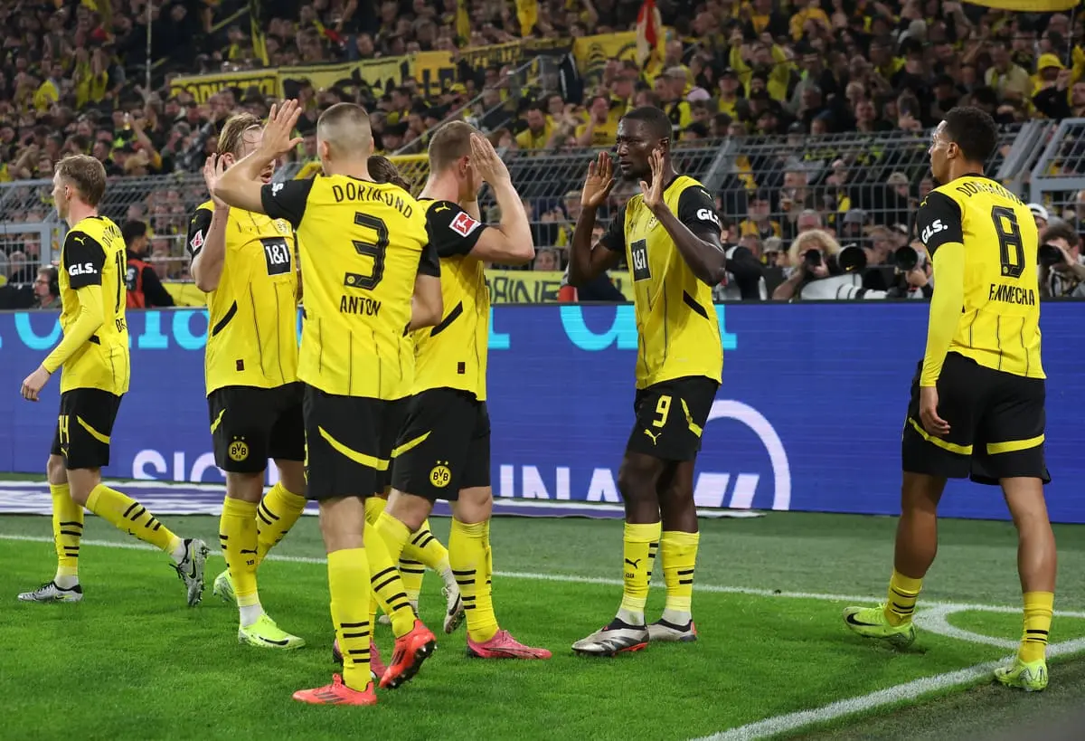Le Borussia Dortmund lors de son dernier match de championnat (Photo by Alex Grimm/Getty Images)
