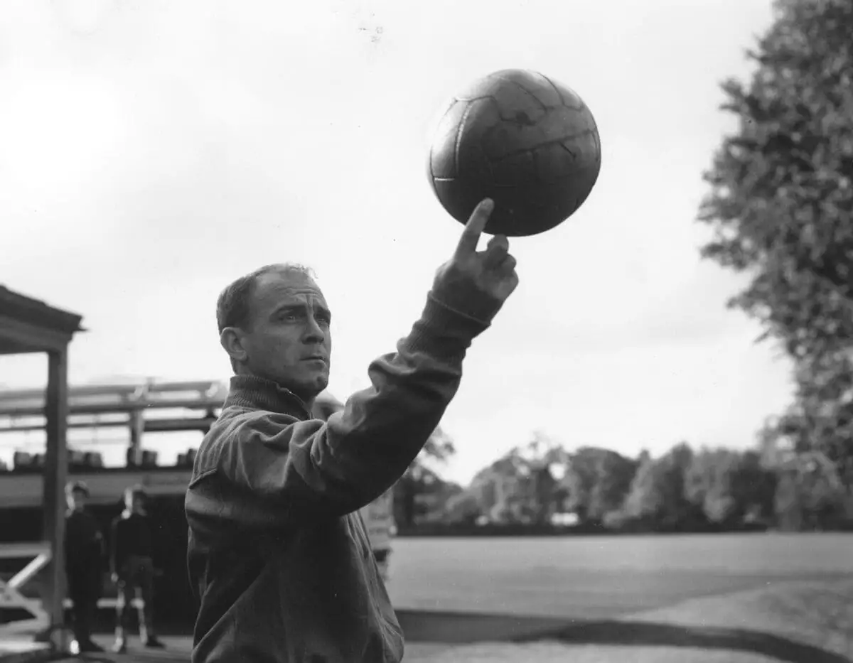 Alfredo Di Stéfano a marqué l'histoire du Real Madrid et du football (Photo by Terry Disney/Central Press/Getty Images)