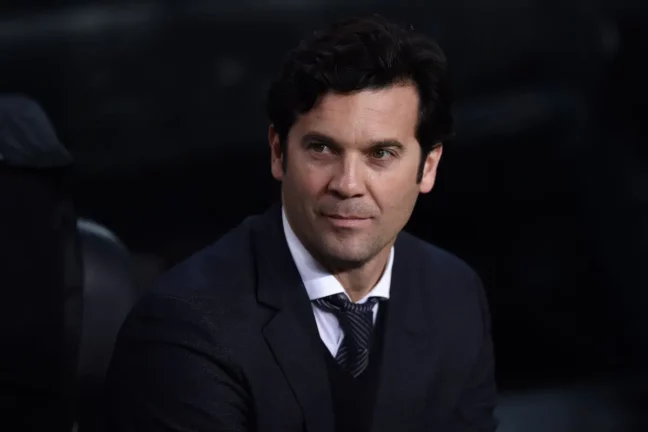 Santiago Solari sur le banc du Real Madrid en 2019. (Photo by Alex Caparros/Getty Images)