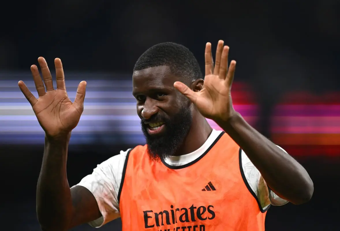 Antonio Rüdiger (Real Madrid) avant la rencontre contre Alavés (Photo by Denis Doyle/Getty Images)