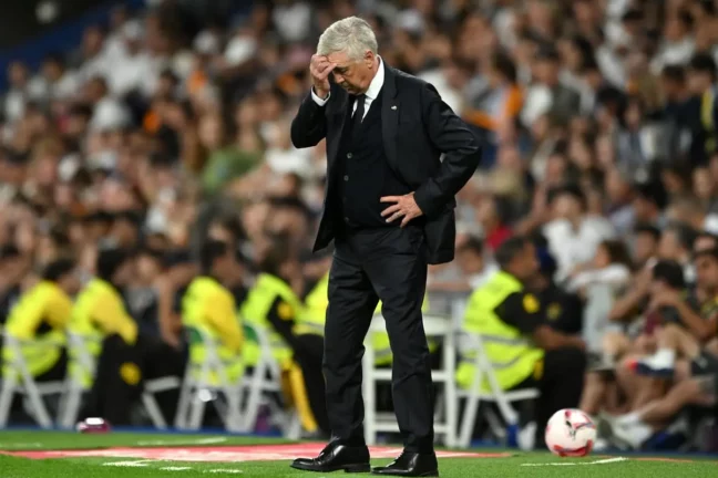 Carlo Ancelotti lors de la rencontre Real Madrid-Villarreal (Photo by Denis Doyle/Getty Images)