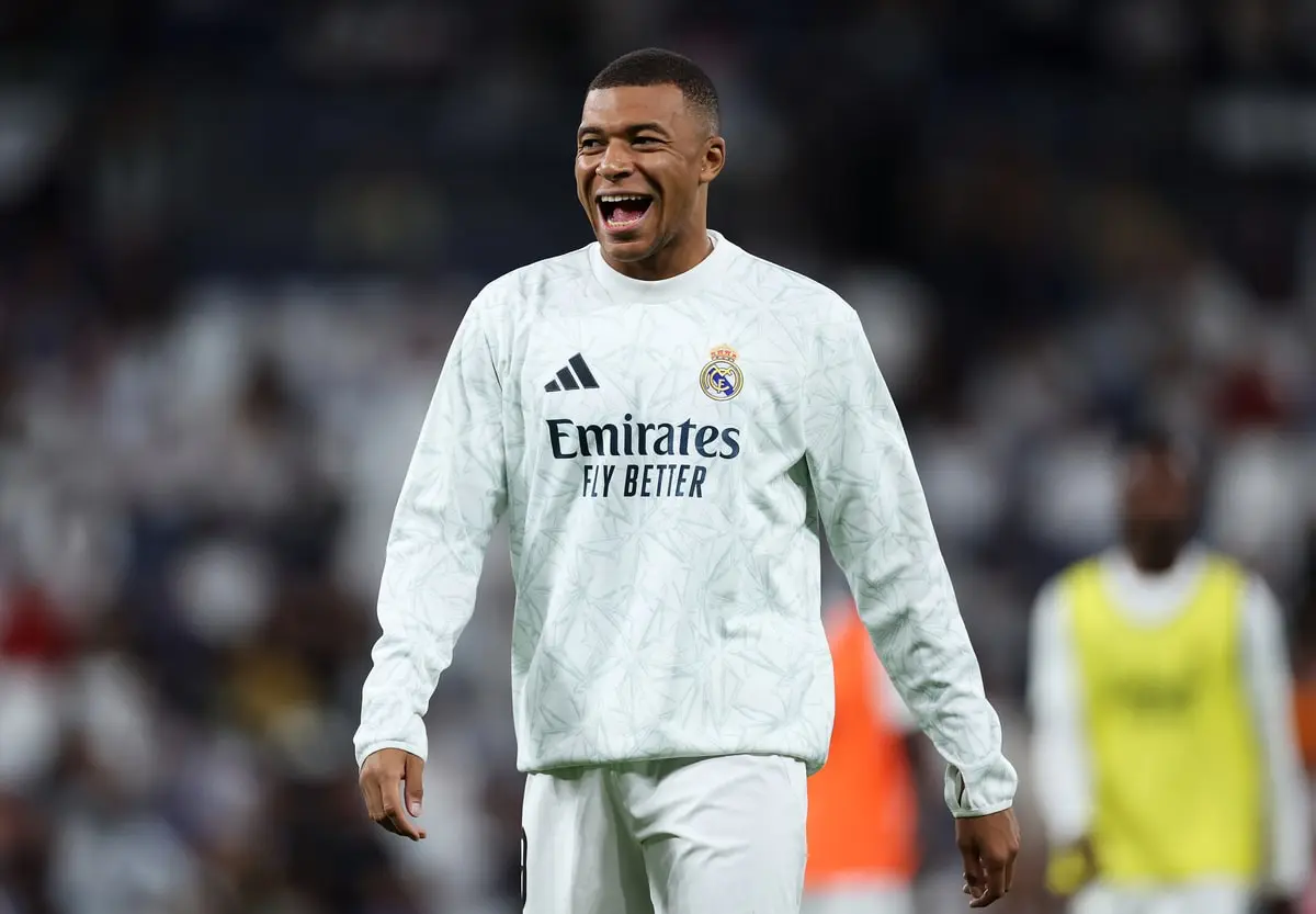 Kylian Mbappé à l'échauffement avant la rencontre du Real Madrid face à Villarreal. (Photo by Gonzalo Arroyo Moreno/Getty Images)