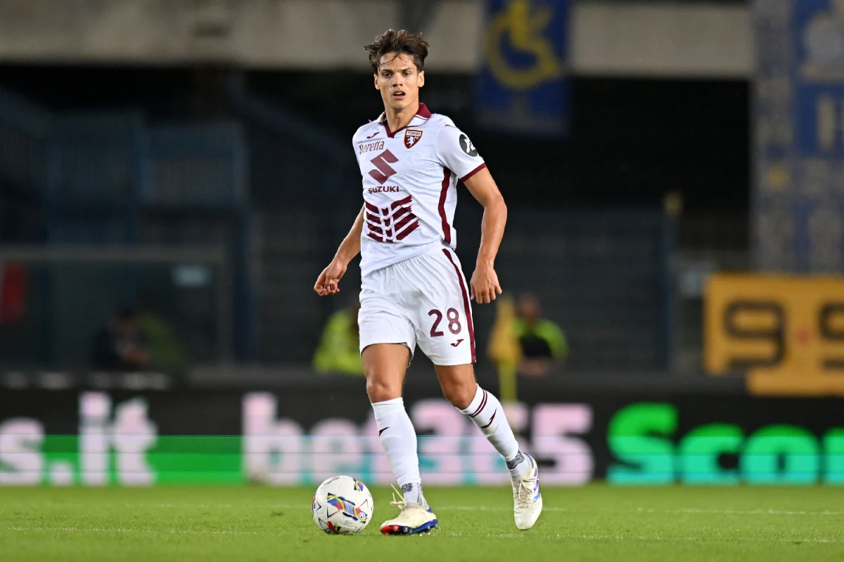 VERONA, ITALY - SEPTEMBER 20: Samuele Ricci of Torino FC in action during the Serie A match between Verona and Torino at Stadio Marcantonio Bentegodi on September 20, 2024 in Verona, Italy. (Photo by Alessandro Sabattini/Getty Images) mercato