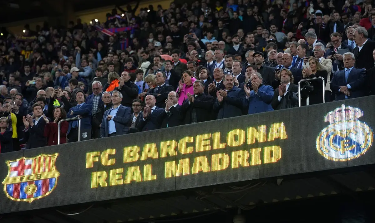 BARCELONA, SPAIN - APRIL 05: Joan Laporta, President of FC Barcelona applauds prior to the Copa Del Rey Semi Final Second Leg match between FC Barcelona and Real Madrid CF at Spotify Camp Nou on April 05, 2023 in Barcelona, Spain. (Photo by Alex Caparros/Getty Images)