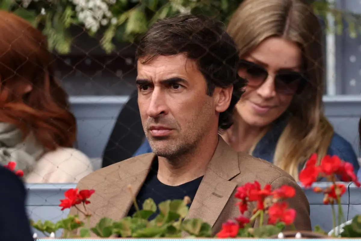 MADRID, SPAIN - APRIL 25: Former Real Madrid footballer, Raul Gonzalez watches Rafael Nadal of Spain against Darwin Blanch of USA on Day Two during their 1st Round match of the Mutua Madrid Open at La Caja Magica on April 25, 2024 in Madrid, Spain. (Photo by Clive Brunskill/Getty Images). Aguanis