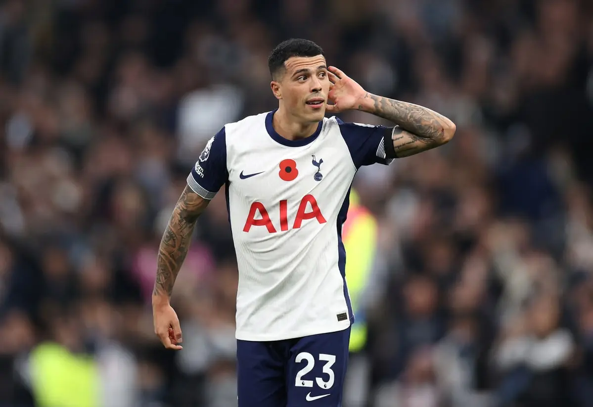 LONDON, ENGLAND - NOVEMBER 03: Pedro Porro of Tottenham Hotspur celebrates at the end of the Premier League match between Tottenham Hotspur FC and Aston Villa FC at Tottenham Hotspur Stadium on November 03, 2024 in London, England. (Photo by Ryan Pierse/Getty Images)