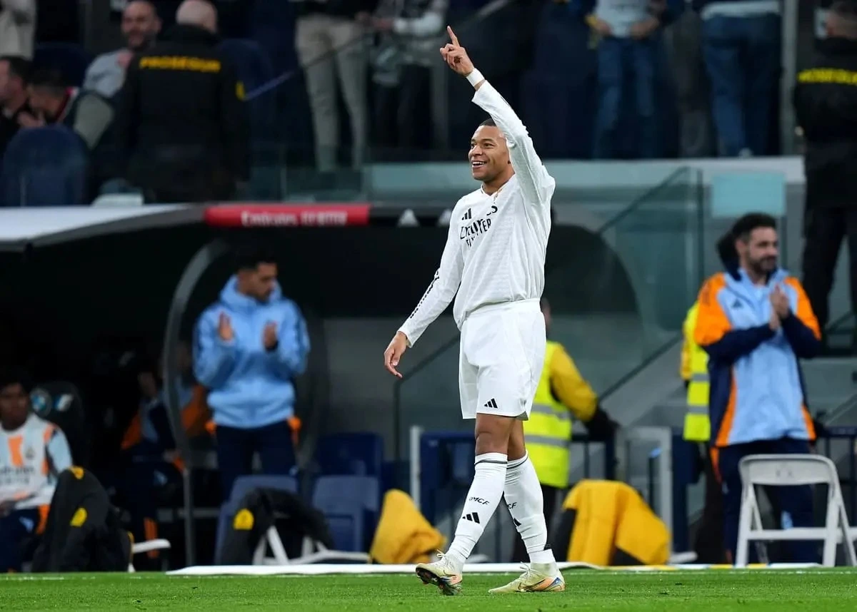 Kylian Mbappé buteur dans la victoire du Real Madrid face au FC Séville. (Photo by Angel Martinez/Getty Images)