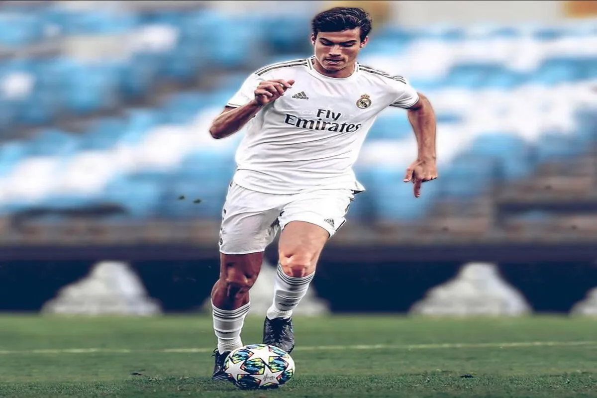 Pedro Ruiz avec le maillot du Real Madrid. Instagram Pedro Ruiz