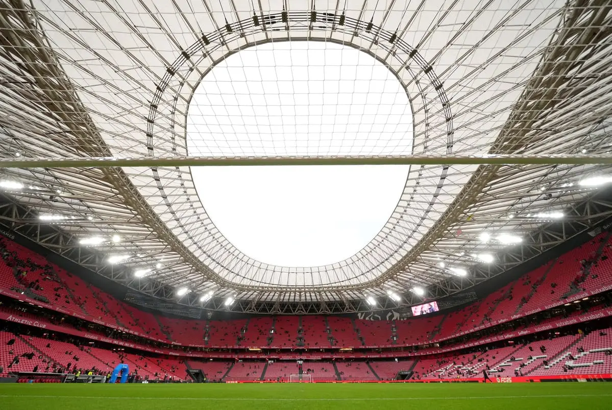 BILBAO, SPAIN - DECEMBER 08: General view inside the stadium prior to the LaLiga match between Athletic Club and Villarreal CF at Estadio de San Mames on December 08, 2024 in Bilbao, Spain. (Photo by Juan Manuel Serrano Arce/Getty Images)