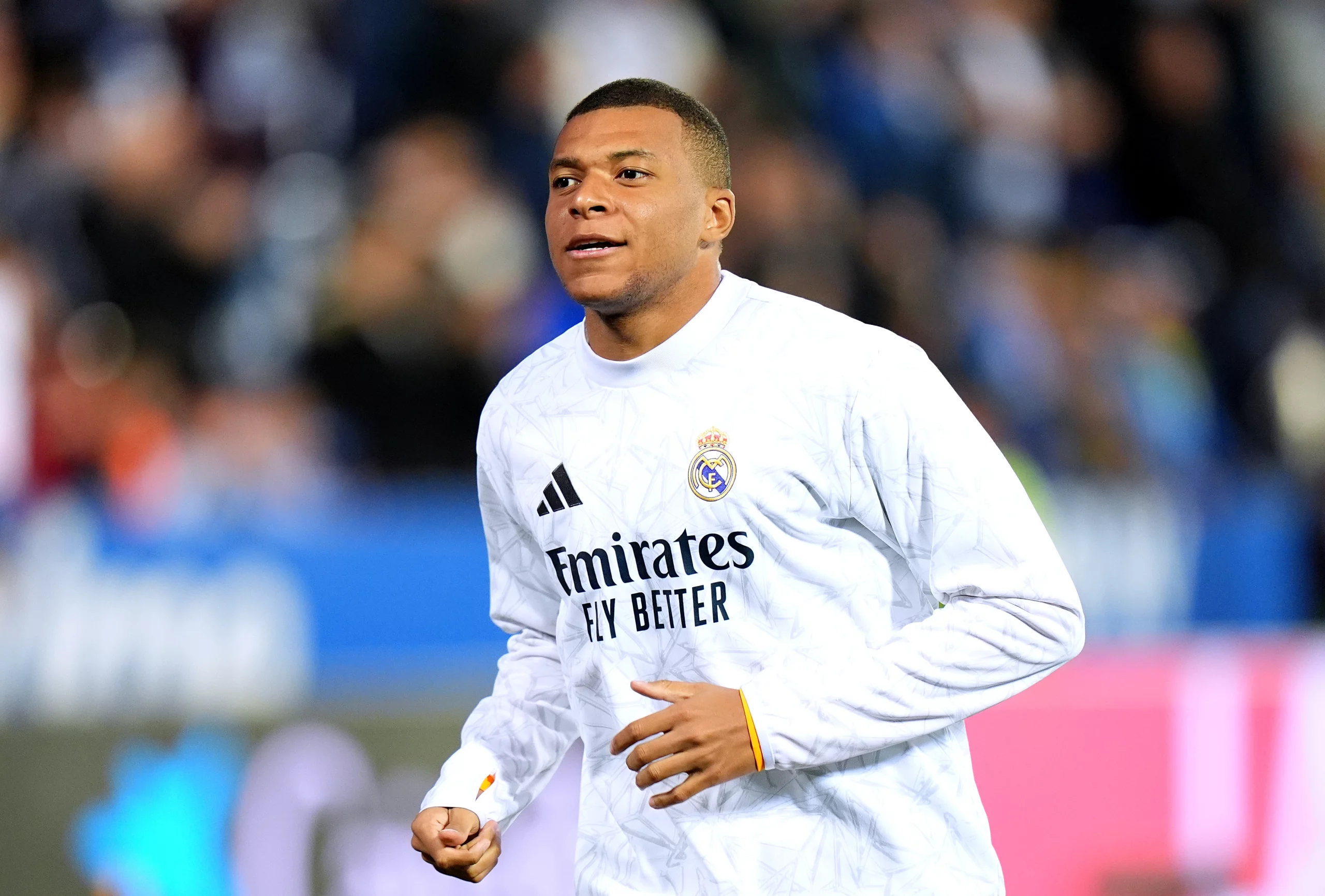 LEGANES, SPAIN - NOVEMBER 24: Kylian Mbappe of Real Madrid looks on, during the warm up prior to the LaLiga match between CD Leganes and Real Madrid CF at Estadio Municipal de Butarque on November 24, 2024 in Leganes, Spain. (Photo by Angel Martinez/Getty Images)