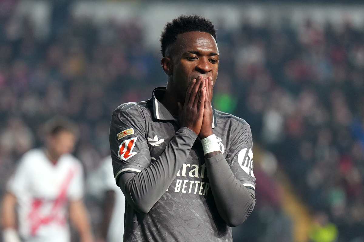 MADRID, SPAIN - DECEMBER 14: Vinicius Junior of Real Madrid reacts to a missed chance during the LaLiga EA Sports match between Rayo Vallecano and Real Madrid at Estadio de Vallecas on December 14, 2024 in Madrid, Spain. (Photo by Angel Martinez/Getty Images)