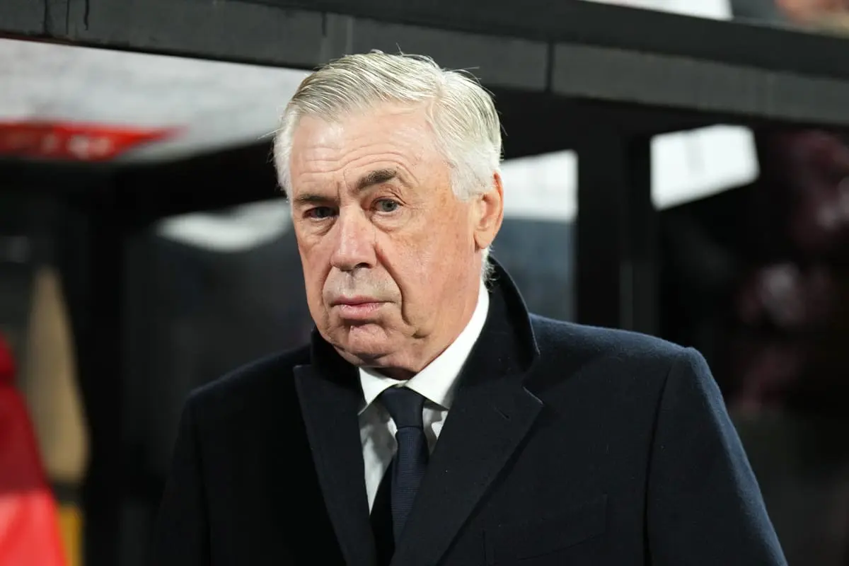 Carlo Ancelotti, le visage déformé après Rayo Vallecano-Real Madrid (Photo by Angel Martinez/Getty Images)