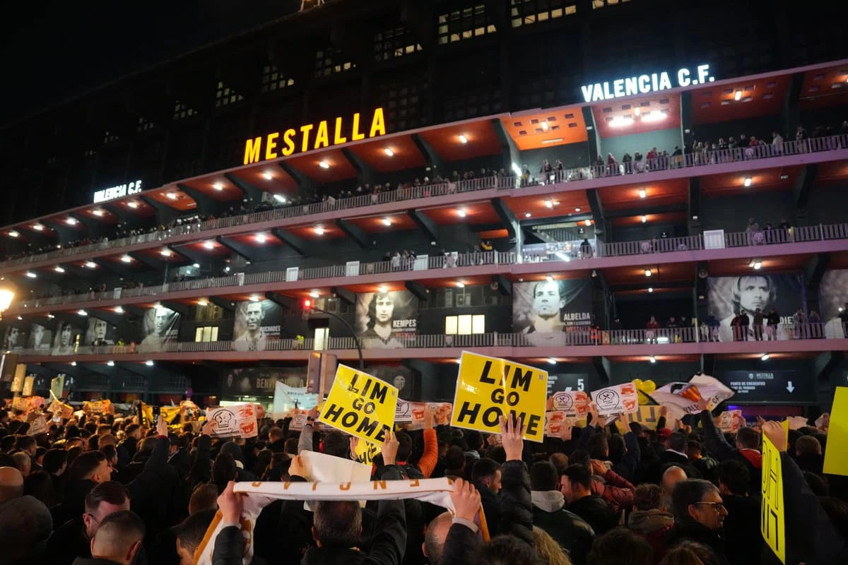VALENCIA, SPAIN - FEBRUARY 11: A general view outside the stadium as fans protest against club owners prior to the LaLiga Santander match between Valencia CF and Athletic Club at Estadio Mestalla on February 11, 2023 in Valencia, Spain. (Photo by Aitor Alcalde/Getty Images) Real Madrid