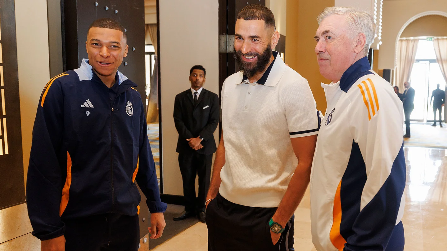 Karim Benzema rend visite à l’équipe en Arabie saoudite (realmadrid.com)