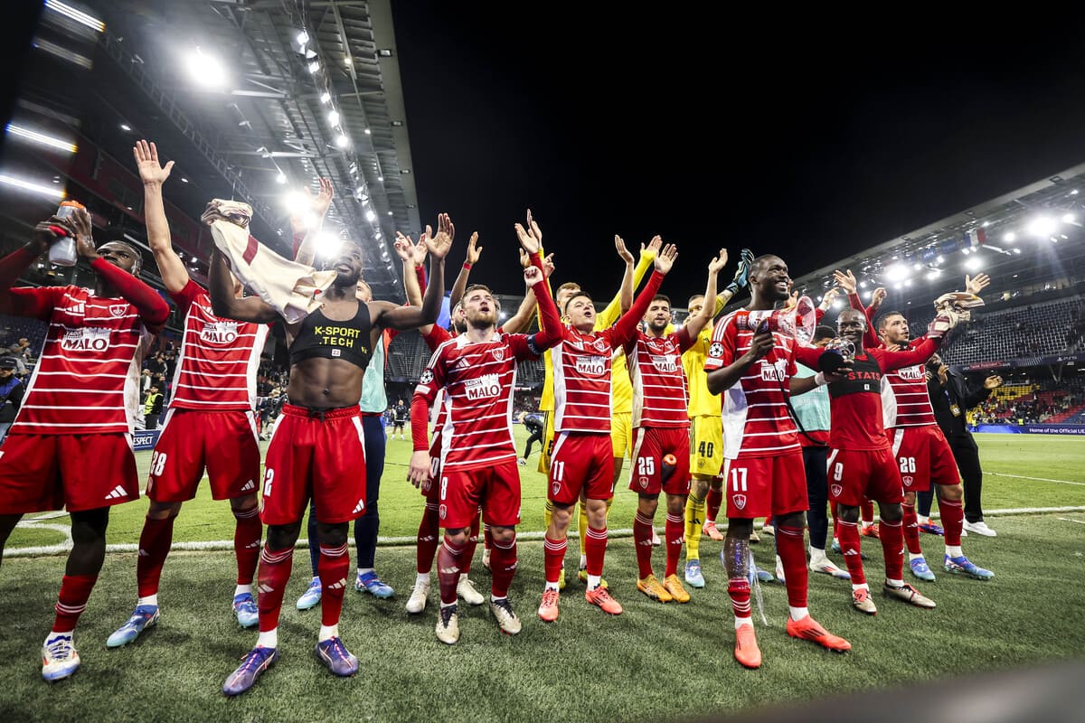SALZBURG, AUSTRIA - OCTOBER 01: Players of Stade Brestois 29 celebrates after the UEFA Champions League 2024/25 League Phase MD2 match between FC Salzburg and Stade Brestois 29 at Stadion Salzburg on October 01, 2024 in Salzburg, Austria. (Photo by Jasmin Walter/Getty Images)