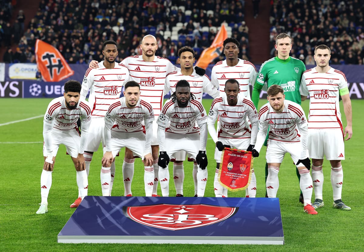 GELSENKIRCHEN, GERMANY - JANUARY 22: Players of Stade Brestois 29 pose for a team photograph prior to the UEFA Champions League 2024/25 League Phase MD7 match between FC Shakhtar Donetsk and Stade Brestois 29 at Arena AufSchalke on January 22, 2025 in Gelsenkirchen, Germany. (Photo by Lars Baron/Getty Images)