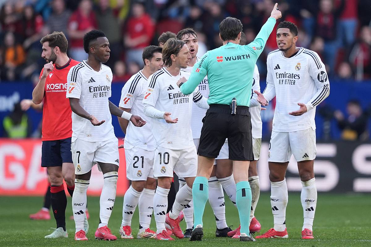 Munuera Montero est l'arbitre qui avait été l'auteur d'une prestation cataclysmique lors de la rencontre du Real Madrid face à Osasuna (Photo by Juan Manuel Serrano Arce/Getty Images)