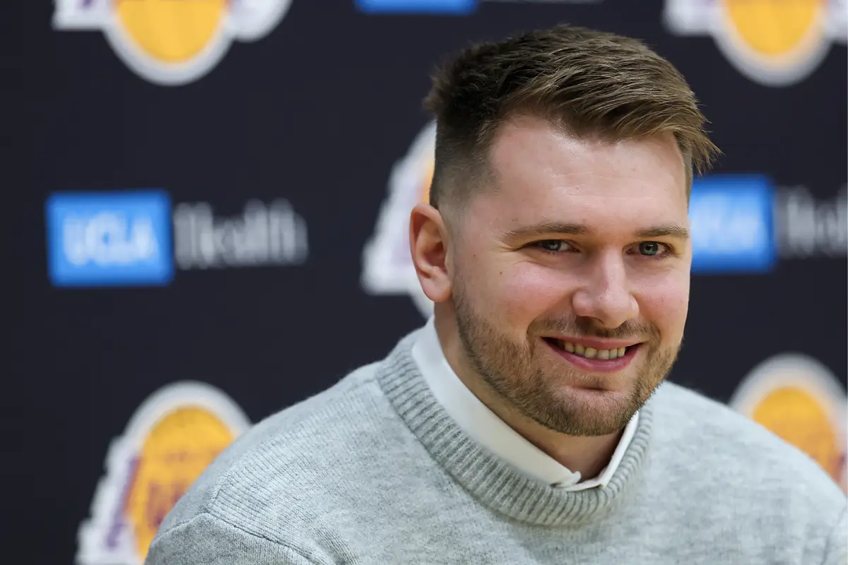 Luka Doncic lors de sa présentation (Photo by Harry How/Getty Images).
