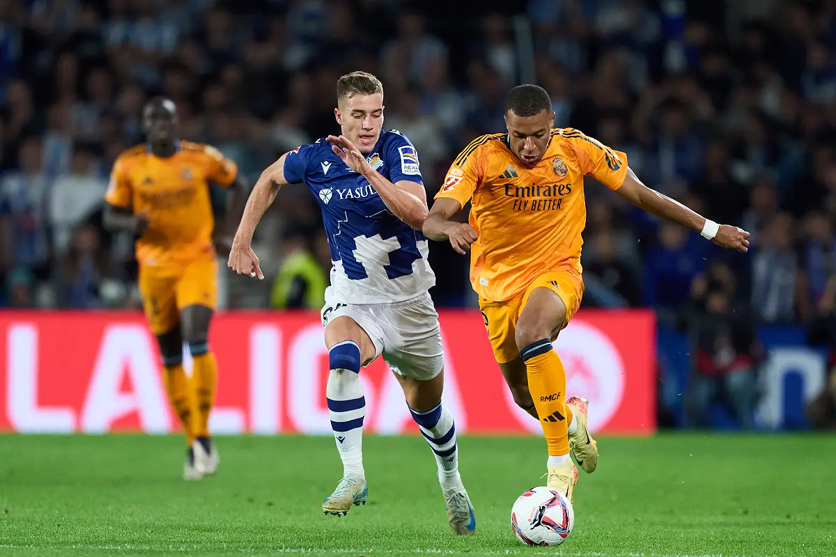 Mbappé face à la Real en septembre dernier (Photo by Juan Manuel Serrano Arce/Getty Images).