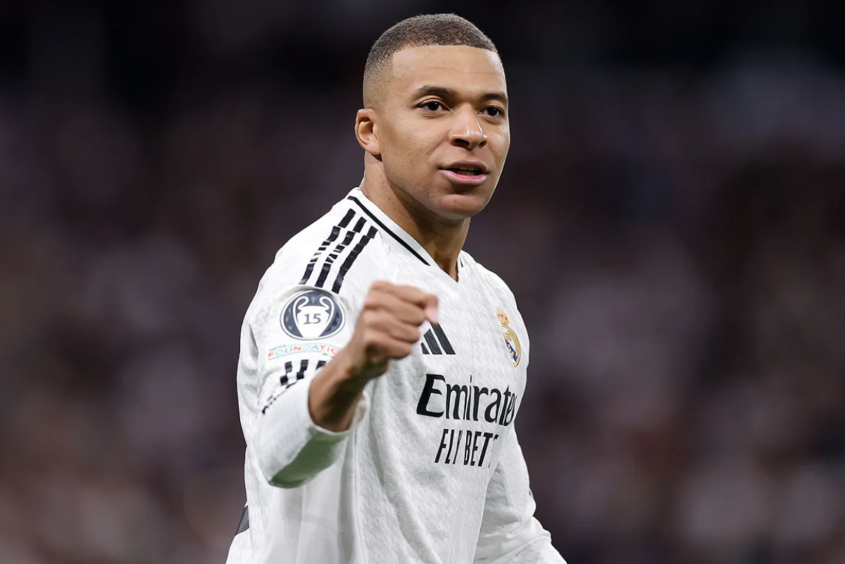 Kylian Mbappé encensé par Josep Pedrerol et le Real Madrid : "Il a de la classe et de la personnalité sur le terrain et en dehors"(realmadrid.com)