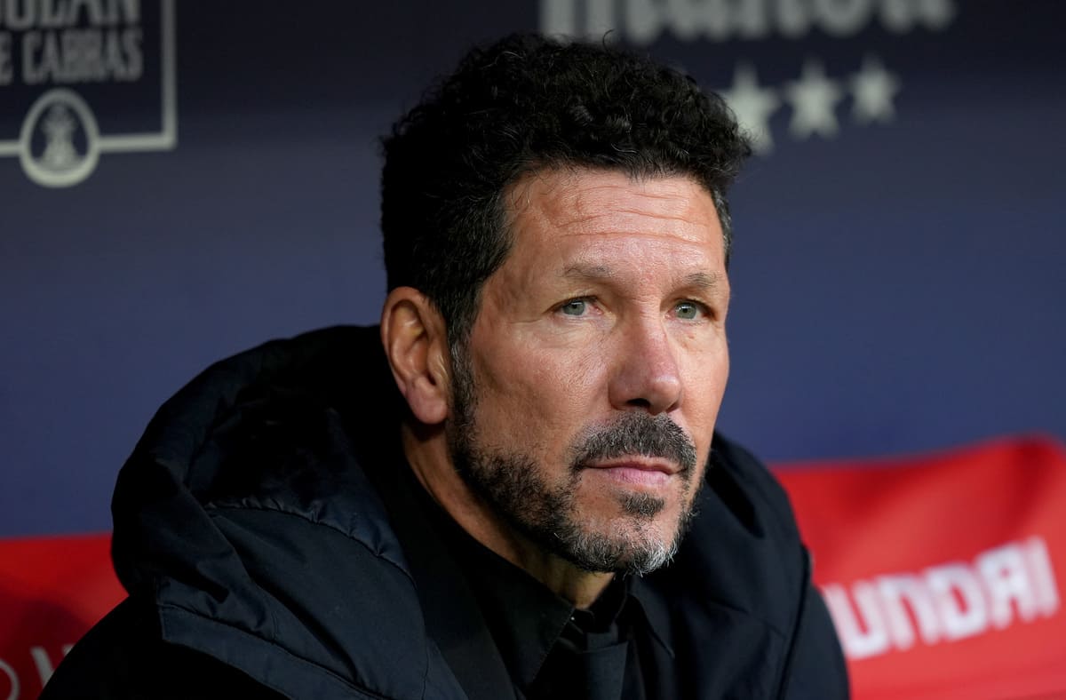 MADRID, SPAIN - JANUARY 25: Diego Simeone, Head Coach of Atletico de Madrid, looks on prior to the La Liga EA Sports match between Atletico de Madrid and Villarreal CF at the Riyadh Air Metropolitano on January 25, 2025 in Madrid, Spain. (Photo by Angel Martinez/Getty Images)