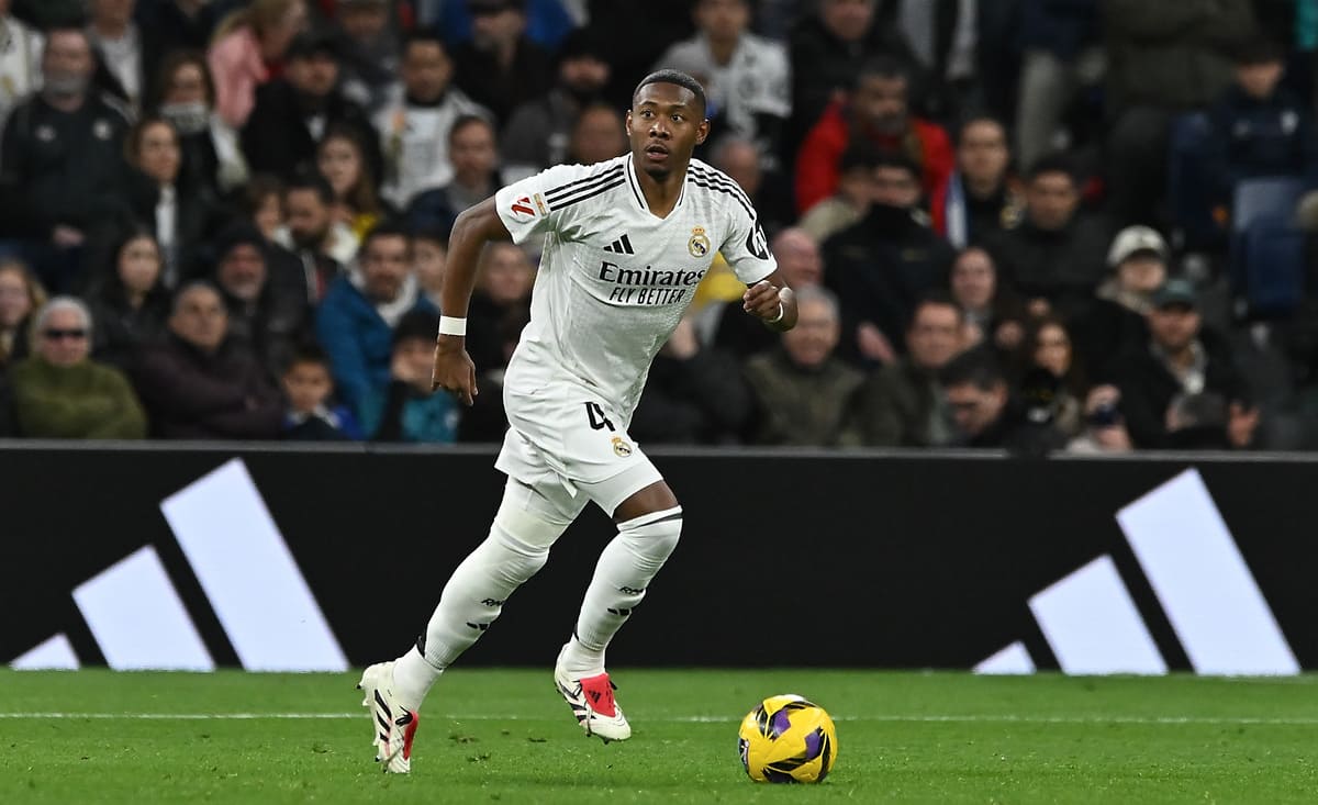 MADRID, SPAIN - JANUARY 19: David Alaba of Real Madrid controls the ball during the LaLiga match between Real Madrid CF and UD Las Palmas at Estadio Santiago Bernabeu on January 19, 2025 in Madrid, Spain. (Photo by Denis Doyle/Getty Images)