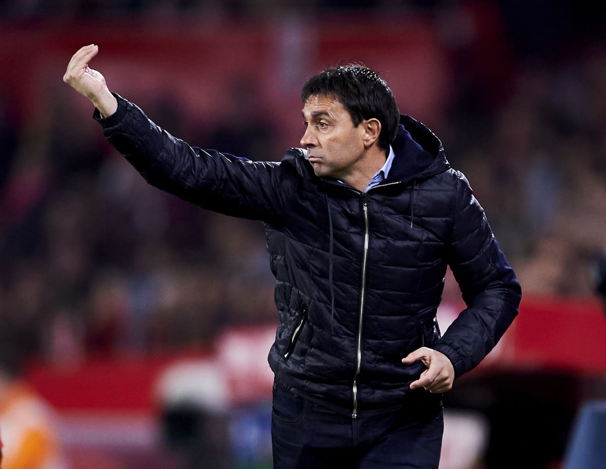 SEVILLE, SPAIN - FEBRUARY 07: Head coach Asier Garitano of CD Leganes reacts during the Copa del Rey semi-final second leg match between Sevilla FC and CD Leganes at Estadio Ramon Sanchez Pizjuan on February 7, 2018 in Seville, Spain. (Photo by Aitor Alcalde/Getty Images)