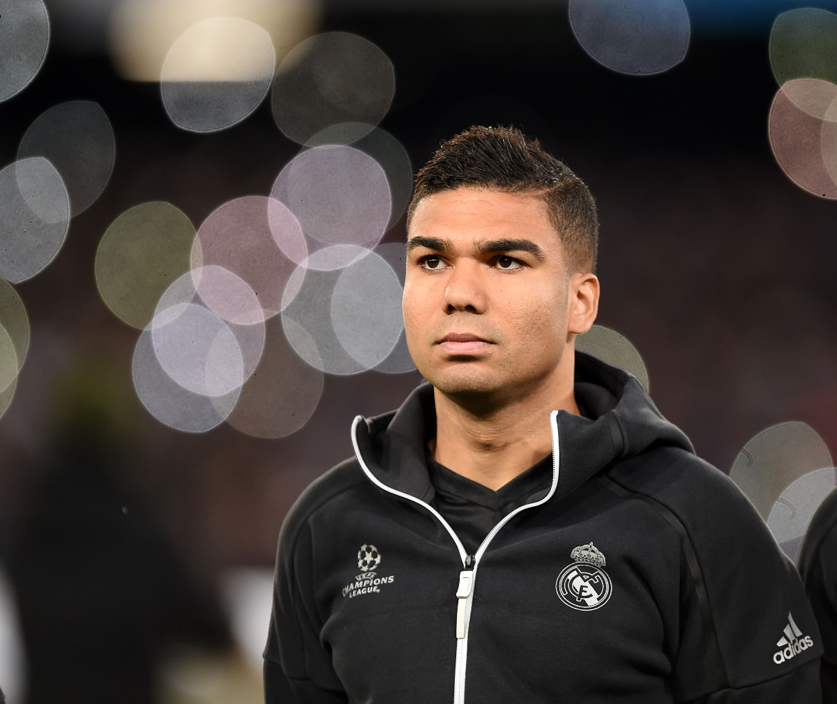 NAPLES, ITALY - MARCH 07: Casemiro of Real Madrid CF during the UEFA Champions League Round of 16 second leg match between SSC Napoli and Real Madrid CF at Stadio San Paolo on March 7, 2017 in Naples, Italy. (Photo by Francesco Pecoraro/Getty Images)