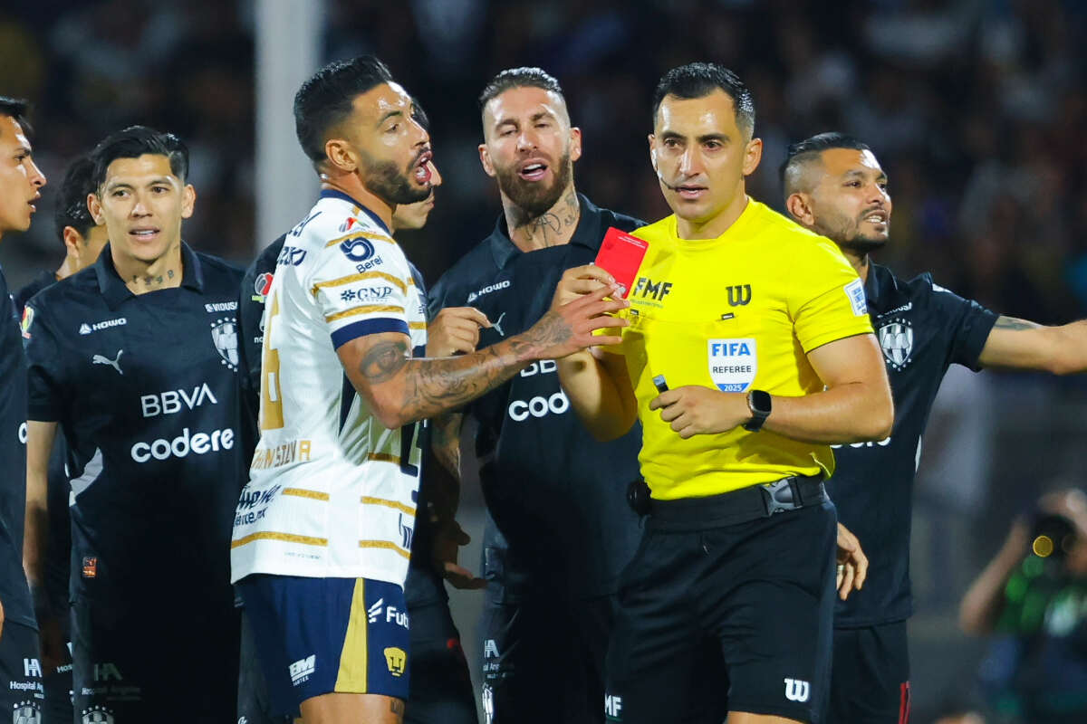 MEXICO CITY, MEXICO - MARCH 16: Sergio Ramos of Monterrey gets a red card during the 12th round match between Pumas UNAM and Monterrey as part of the Torneo Clausura 2025 Liga MX at Estadio Olimpico Universitario on March 16, 2025 in Mexico City, Mexico. (Photo by Agustin Cuevas/Getty Images)