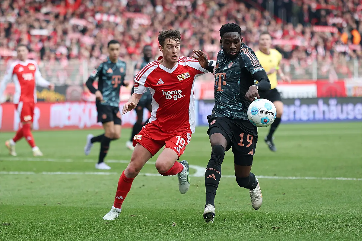 Alphonso Davies face à l'Union Berlin (Photo by Maja Hitij/Getty Images).
