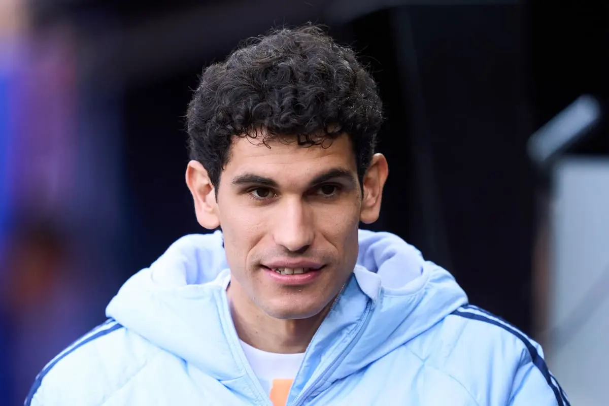 PAMPLONA, SPAIN - FEBRUARY 15: Jesus Vallejo of Real Madrid looks on prior to the LaLiga match between CA Osasuna and Real Madrid CF at Estadio El Sadar on February 15, 2025 in Pamplona, Spain. (Photo by Juan Manuel Serrano Arce/Getty Images).