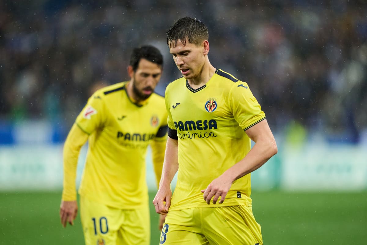 VITORIA-GASTEIZ, SPAIN - MARCH 08: Juan Foyth of Villarreal FC reacts during the LaLiga match between Deportivo Alaves and Villarreal CF at Estadio de Mendizorroza on March 08, 2025 in Vitoria-Gasteiz, Spain. (Photo by Juan Manuel Serrano Arce/Getty Images)