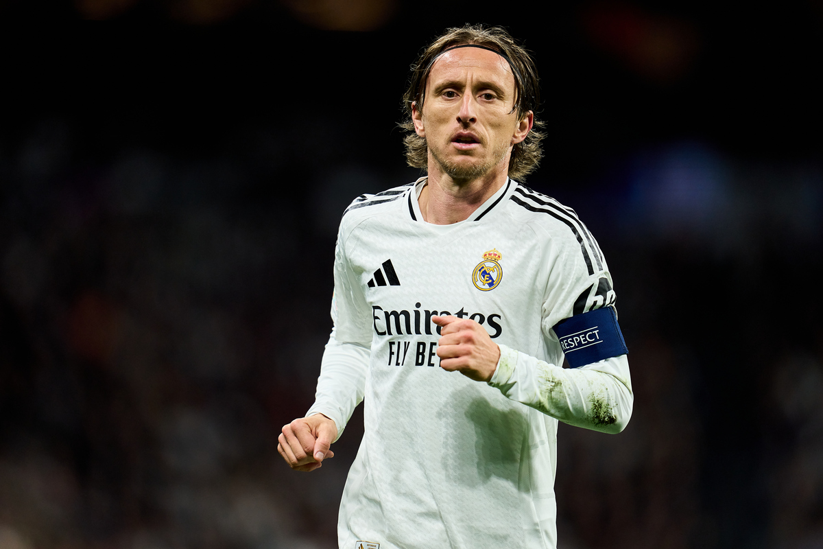 MADRID, SPAIN - MARCH 04: Luka Modric of Real Madrid looks on during the UEFA Champions League 2024/25 UEFA Champions League 2024/25 Round of 16 first leg match between Real Madrid C.F. and Atletico de Madrid at on March 04, 2025 in Madrid, Spain. (Photo by Aitor Alcalde/Getty Images)