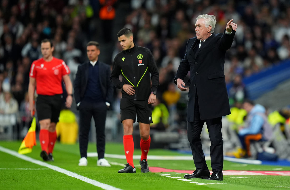 MADRID, SPAIN - MARCH 29: Carlo Ancelotti, Head Coach of Real Madrid, gives the team instructions during the LaLiga match between Real Madrid CF and CD Leganes at Estadio Santiago Bernabeu on March 29, 2025 in Madrid, Spain. (Photo by Angel Martinez/Getty Images)