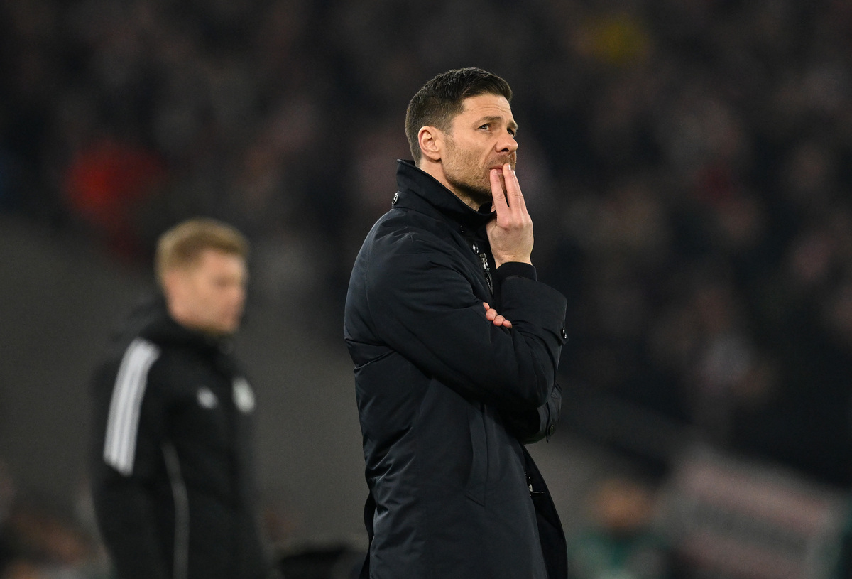 STUTTGART, GERMANY - MARCH 16: Xabi Alonso, Head Coach of Bayer 04 Leverkusen, reacts during the Bundesliga match between VfB Stuttgart and Bayer 04 Leverkusen at MHPArena on March 16, 2025 in Stuttgart, Germany. (Photo by Daniel Kopatsch/Getty Images)